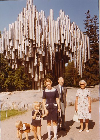 25-19710746037-Sanna-Salla-Salli-pappaOscar-morElsa-Sibelius-p-A046N